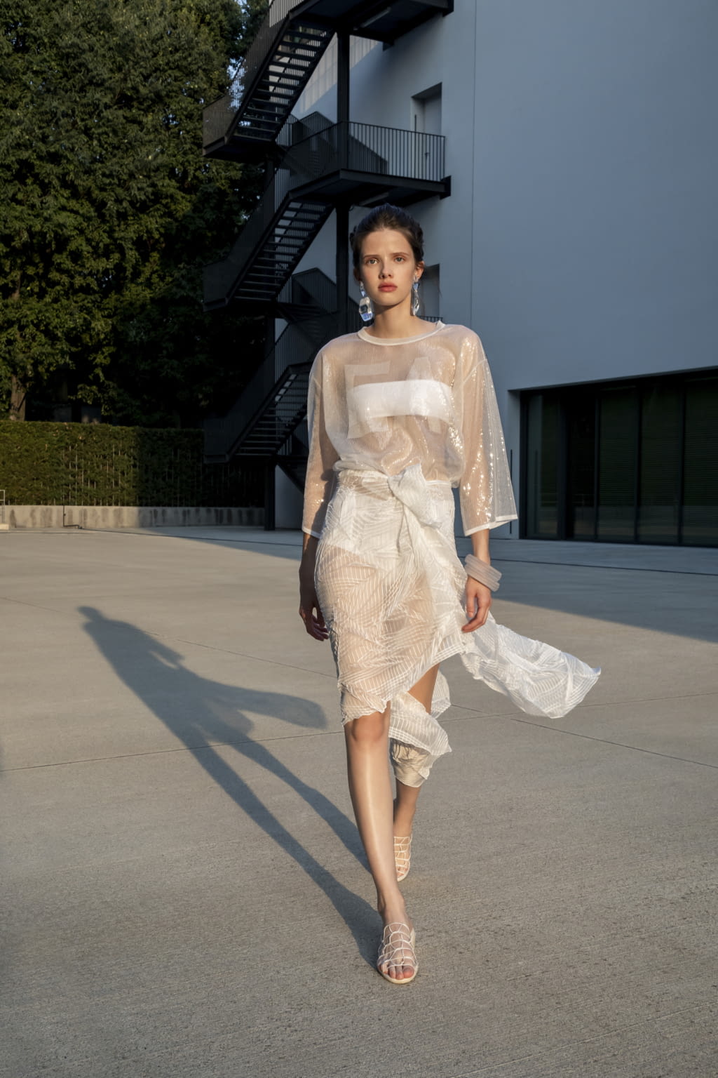 Fashion Week Milan Spring/Summer 2021 look 54 from the Emporio Armani collection 女装