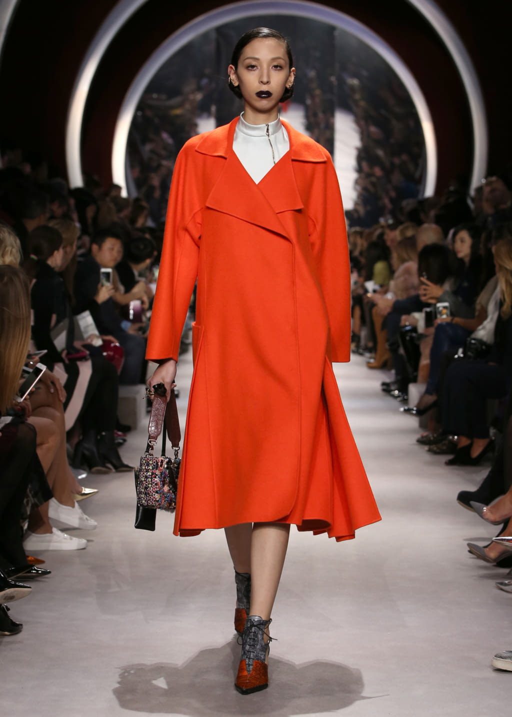 Fashion Week Paris Fall/Winter 2016 look 54 from the Christian Dior collection womenswear