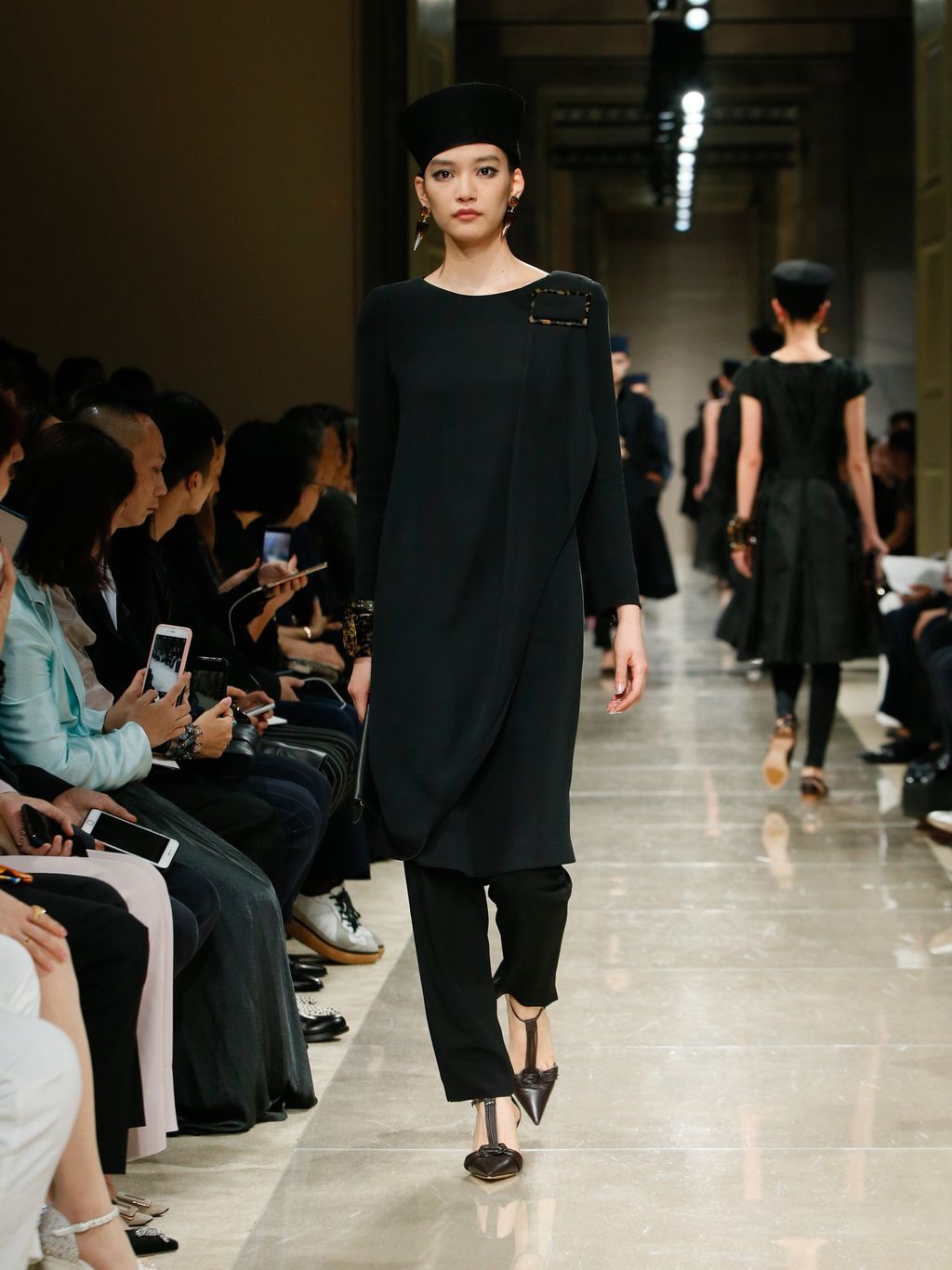 Fashion Week Milan Resort 2020 look 55 de la collection Giorgio Armani womenswear