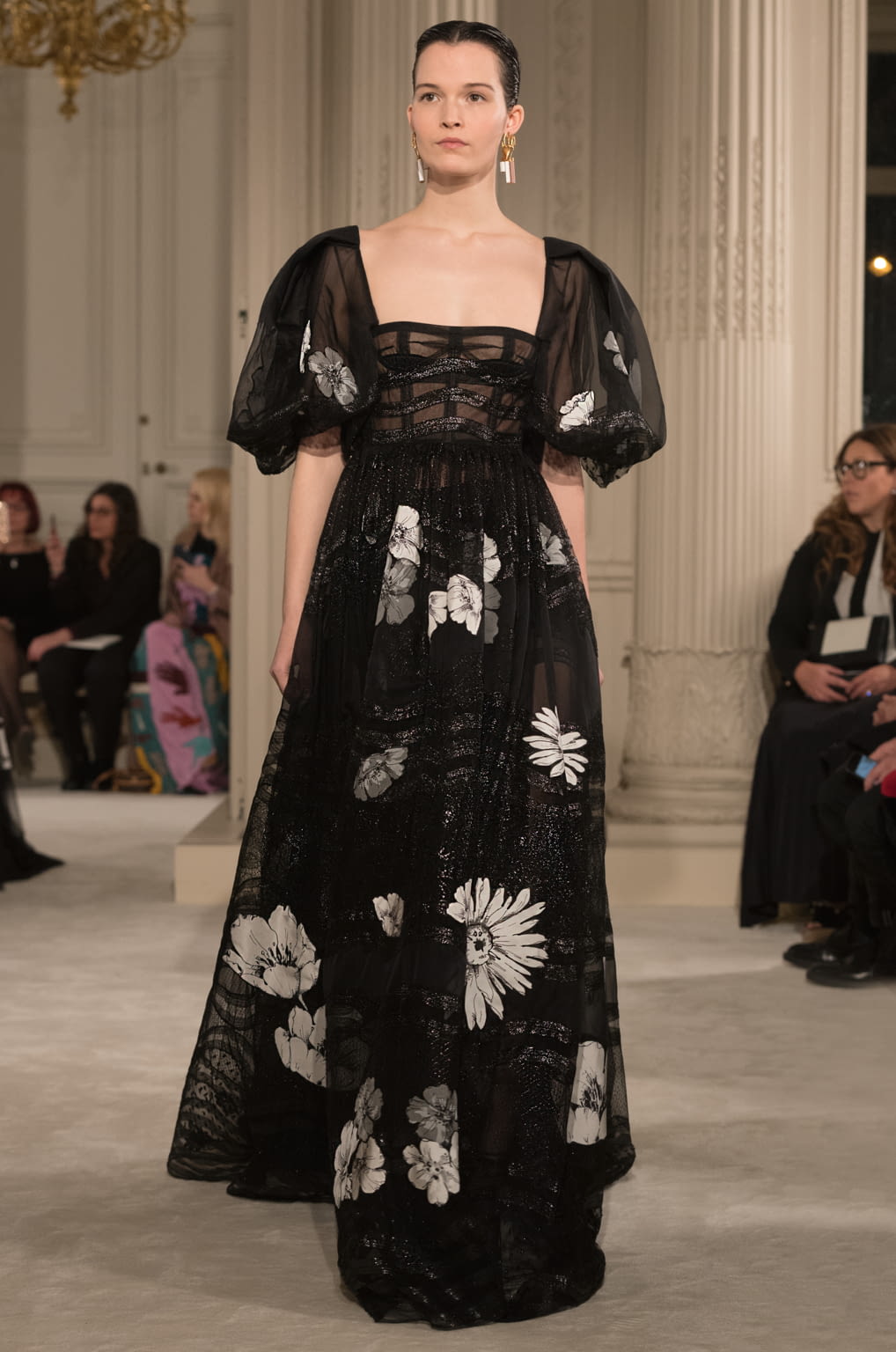 Fashion Week Paris Spring/Summer 2018 look 55 from the Valentino collection couture