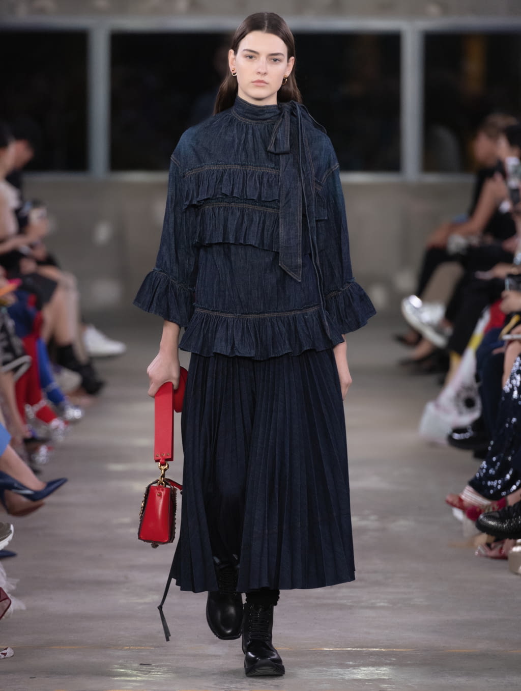 Fashion Week Paris Pre-Fall 2019 look 54 from the Valentino collection womenswear