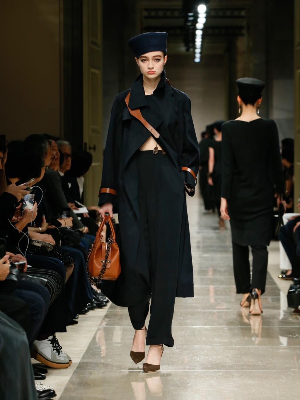 Fashion Week Milan Resort 2020 look 56 from the Giorgio Armani collection 女装