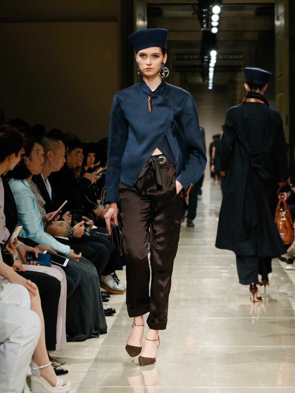 Fashion Week Milan Resort 2020 look 57 from the Giorgio Armani collection 女装