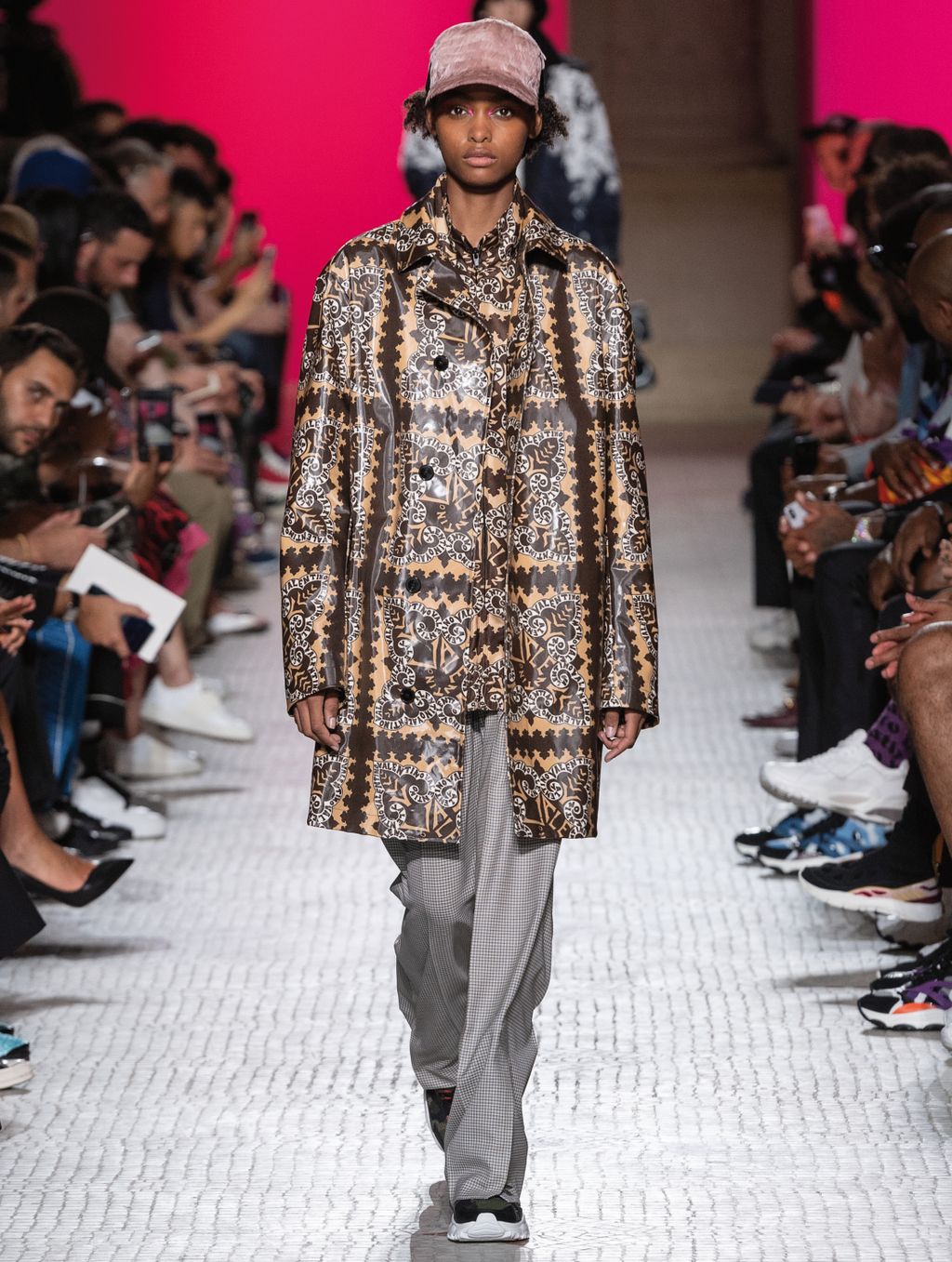 Fashion Week Paris Spring/Summer 2019 look 59 from the Valentino collection 男装