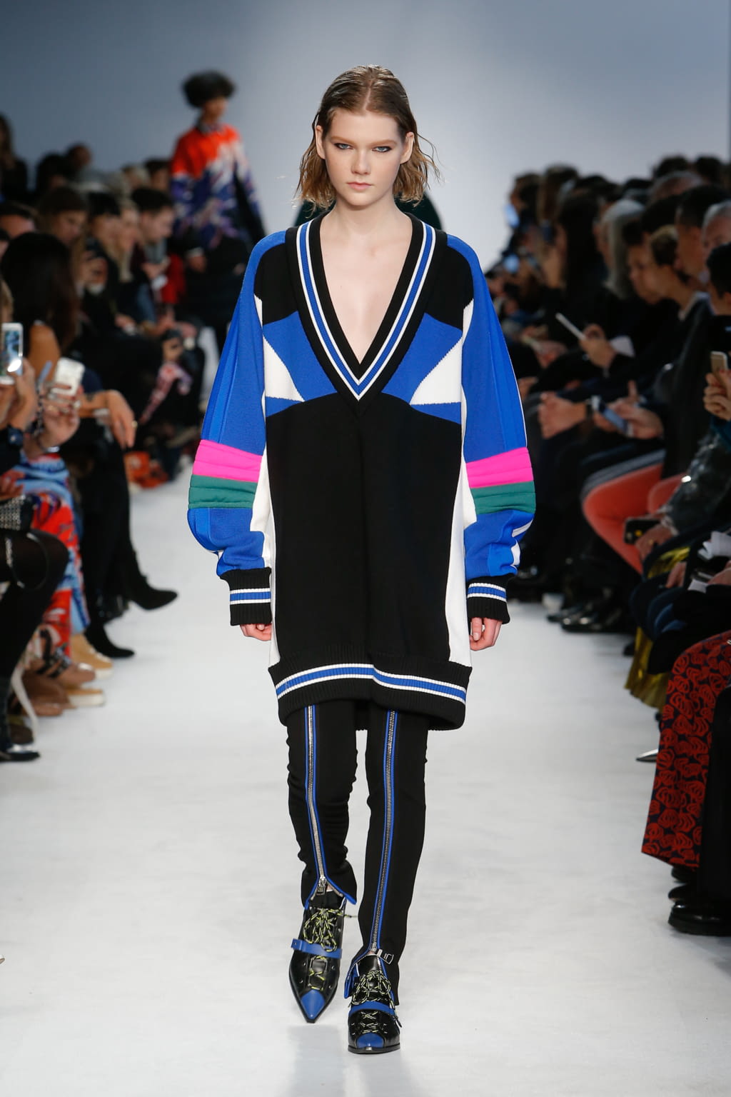 Fashion Week Milan Fall/Winter 2016 look 5 de la collection Pucci womenswear