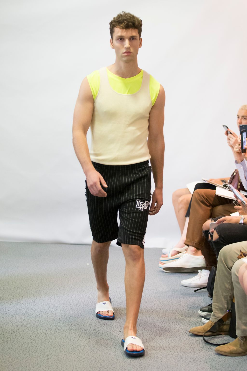 Fashion Week Paris Spring/Summer 2018 look 6 from the Lucien Pellat-Finet collection menswear