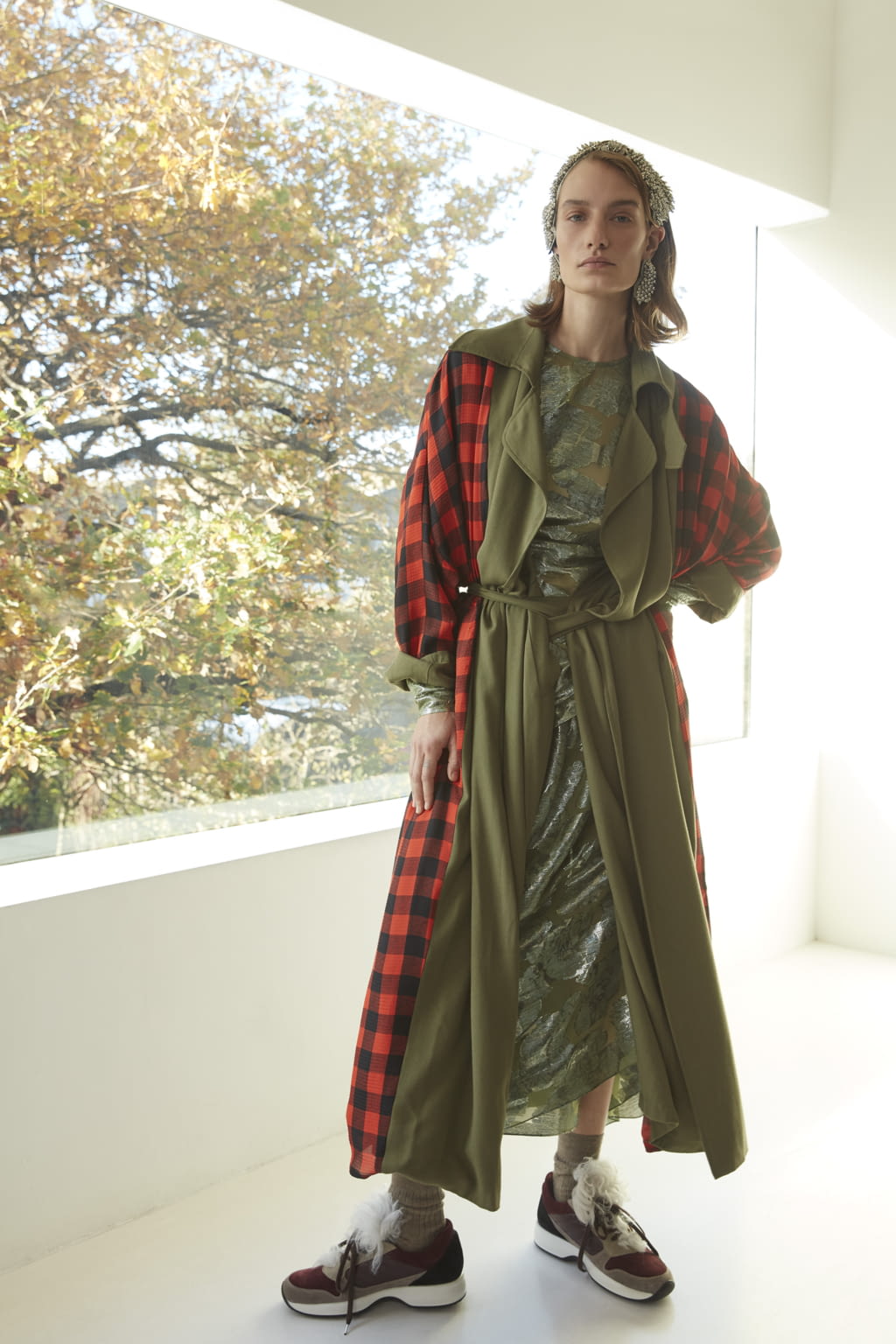 Fashion Week London Pre-Fall 2018 look 6 from the Preen by Thornton Bregazzi collection 女装
