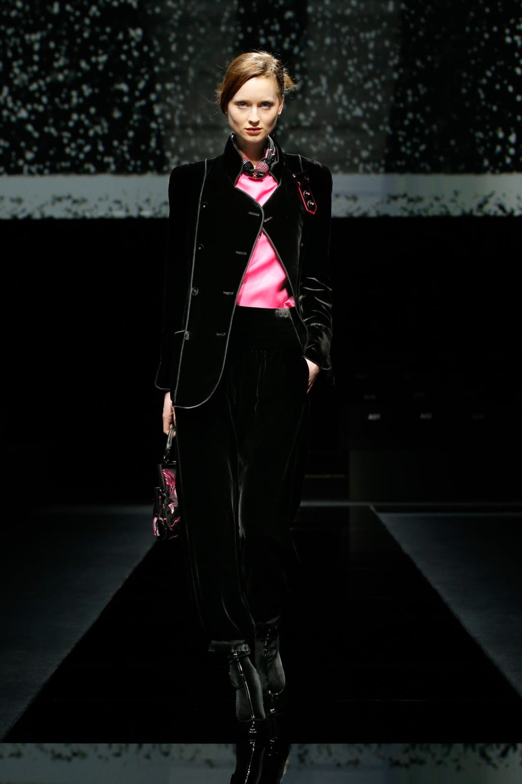 Fashion Week Milan Fall/Winter 2020 look 6 de la collection Giorgio Armani womenswear