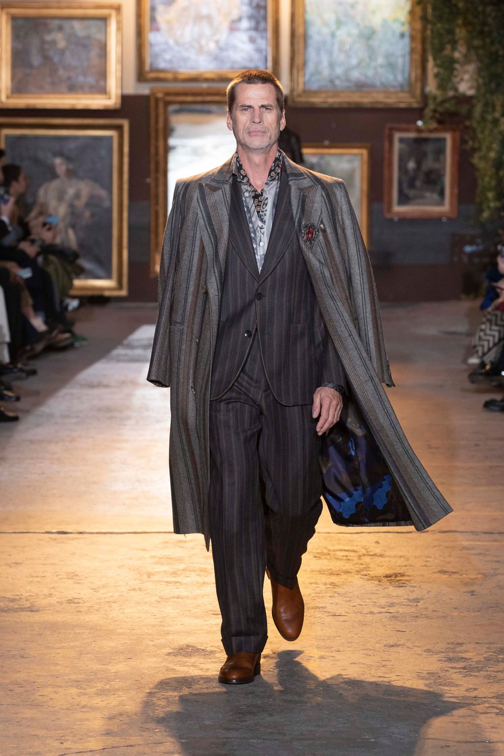 Fashion Week Milan Fall/Winter 2020 look 5 from the Etro collection 男装