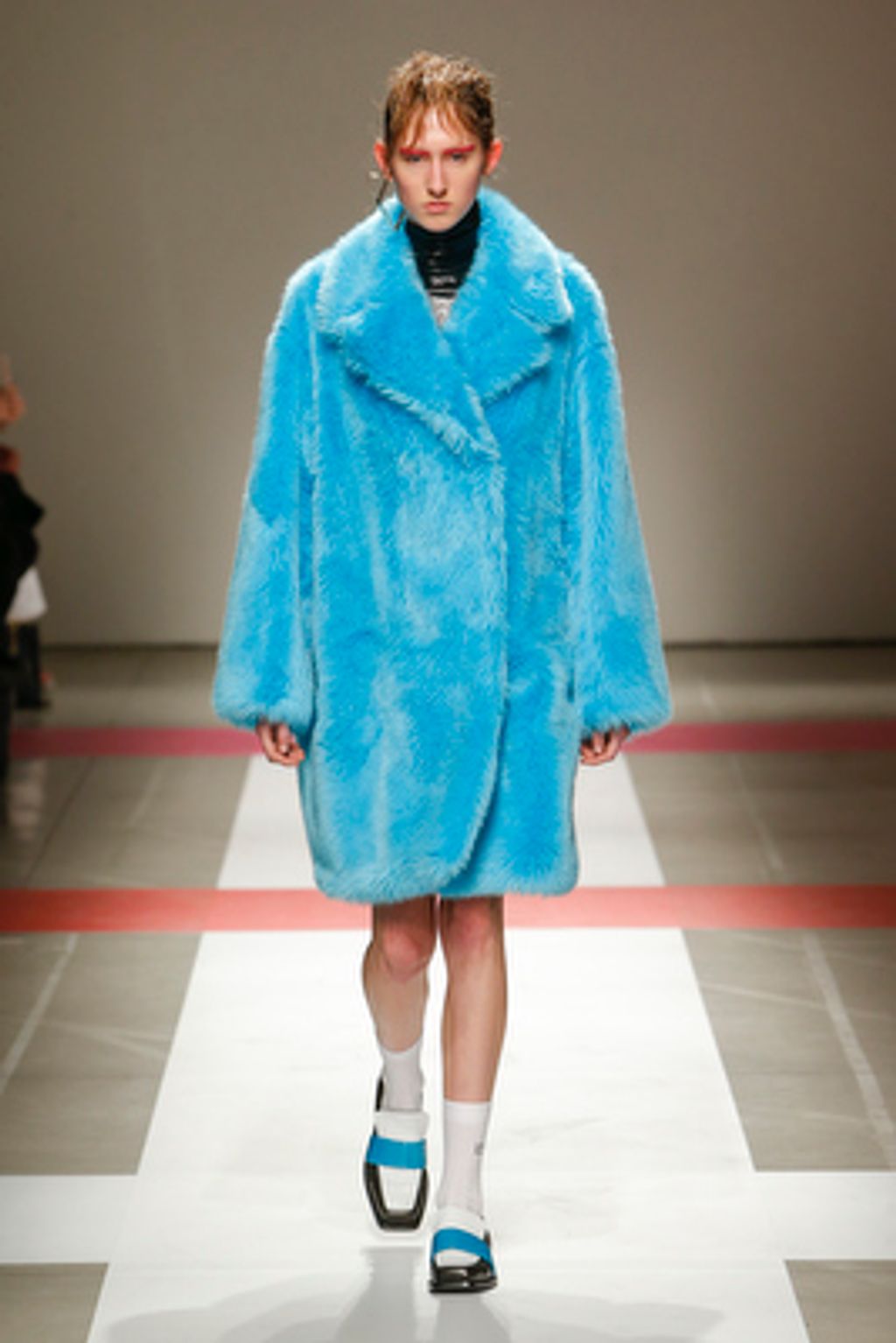 Fashion Week Milan Fall/Winter 2016 look 6 de la collection Iceberg womenswear