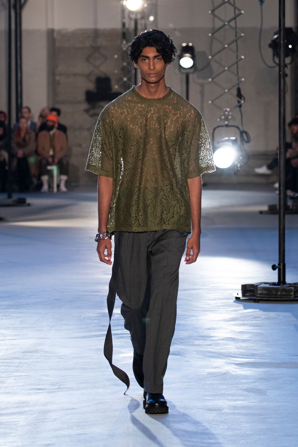 Fashion Week Milan Fall/Winter 2020 look 7 from the N°21 collection 男装