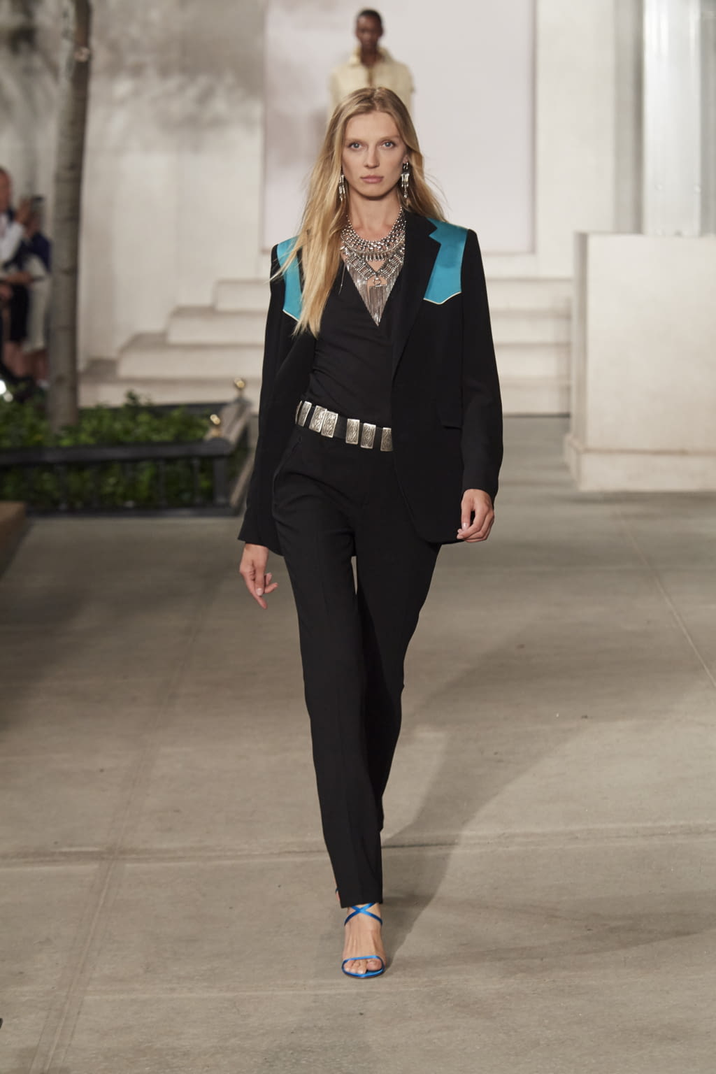 Fashion Week New York Fall/Winter 2016 look 6 from the Ralph Lauren collection womenswear