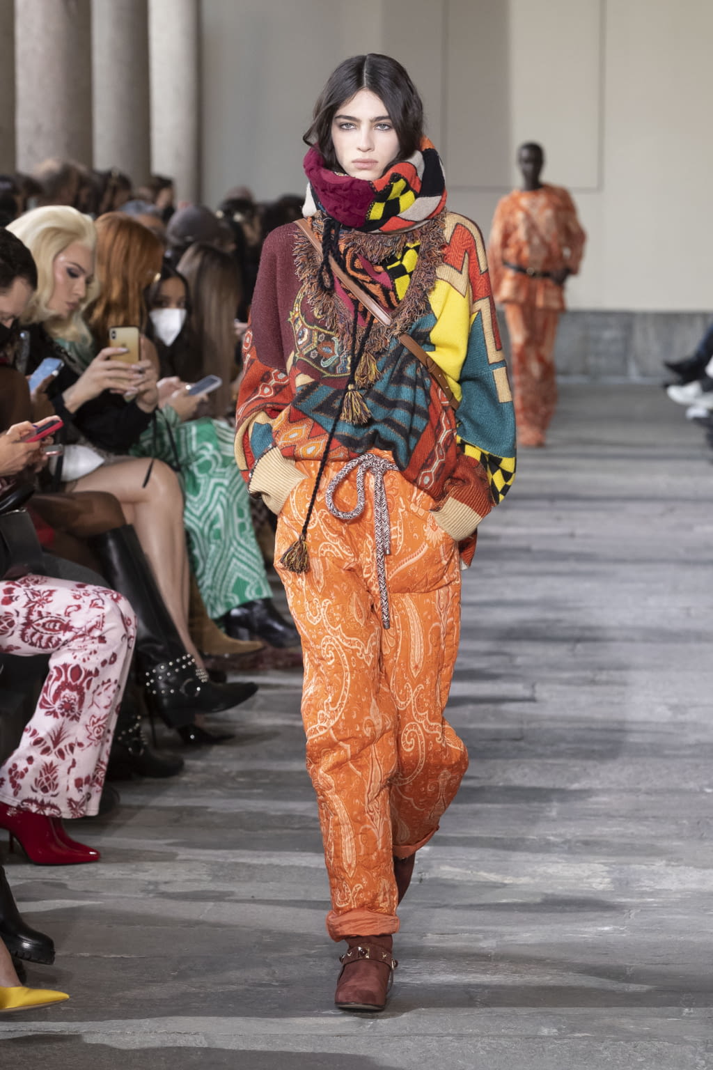 Fashion Week Milan Fall/Winter 2022 look 6 from the Etro collection 女装