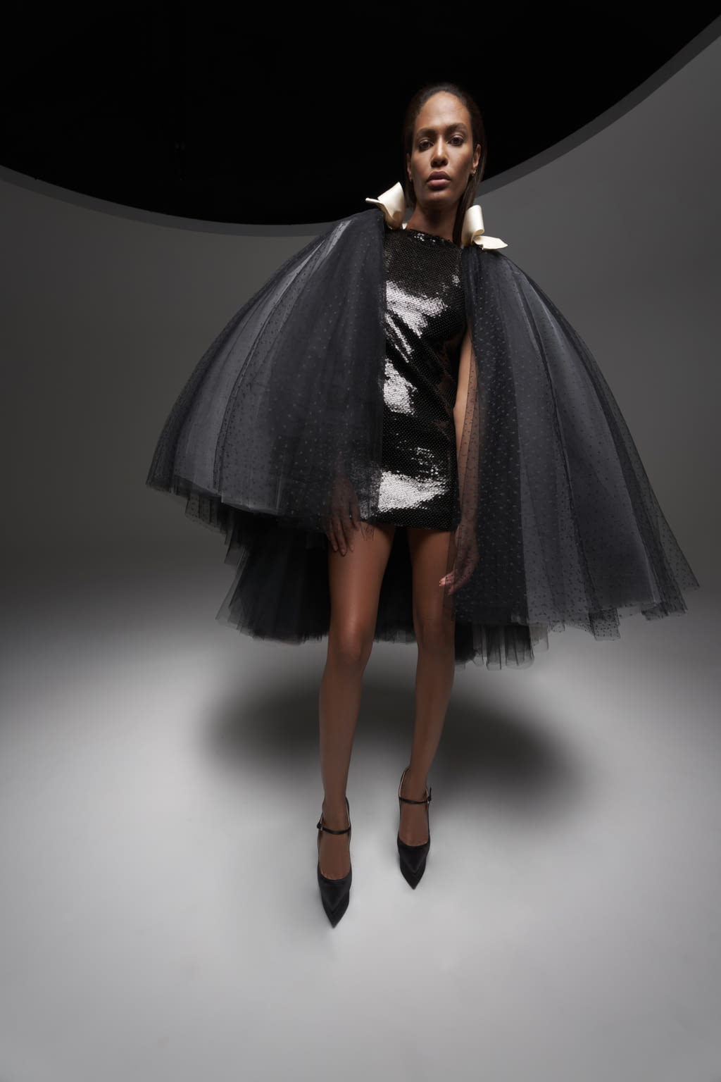 Fashion Week Paris Fall/Winter 2020 look 6 from the Giambattista Valli collection couture