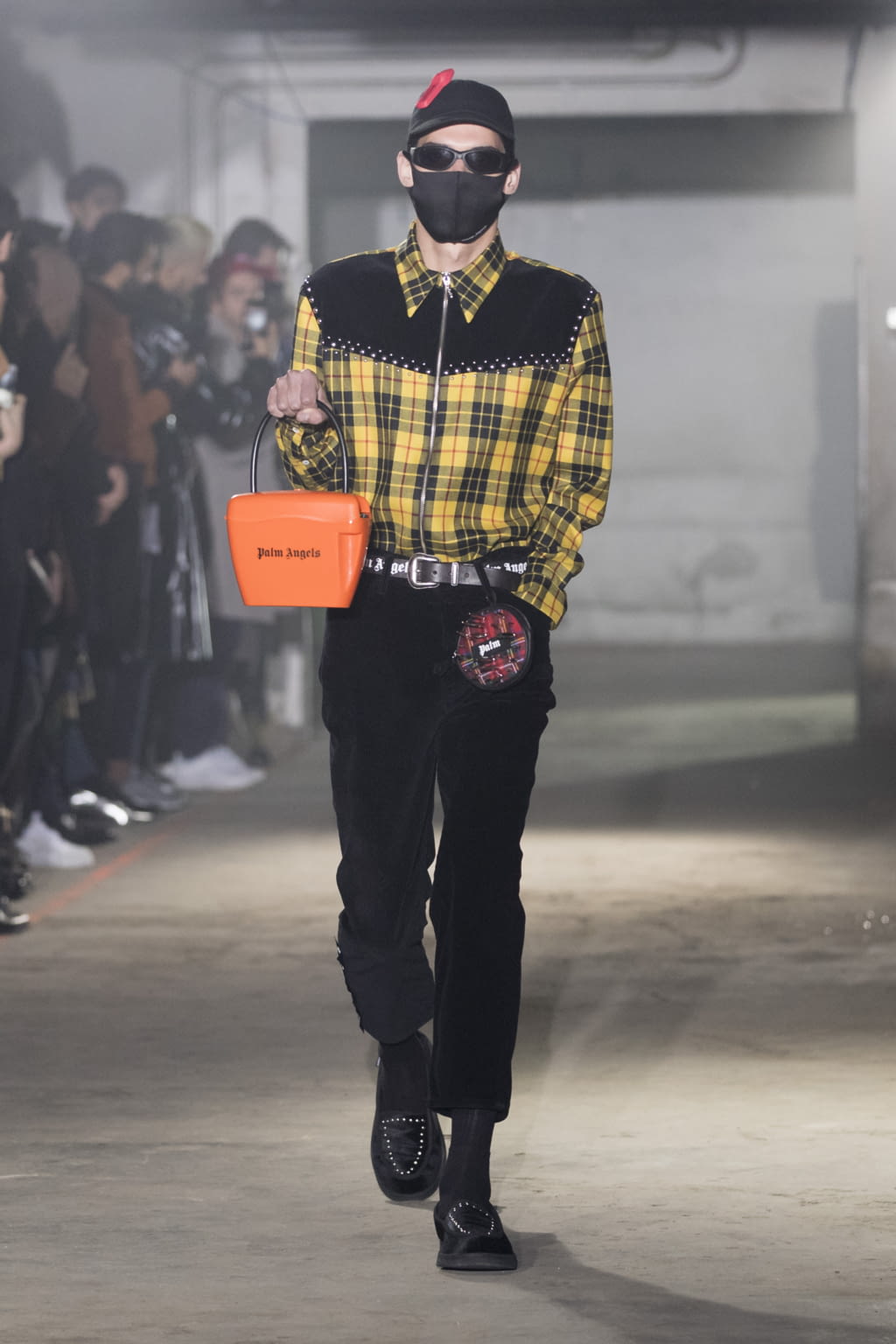 Fashion Week Milan Fall/Winter 2018 look 6 from the Palm Angels collection 男装