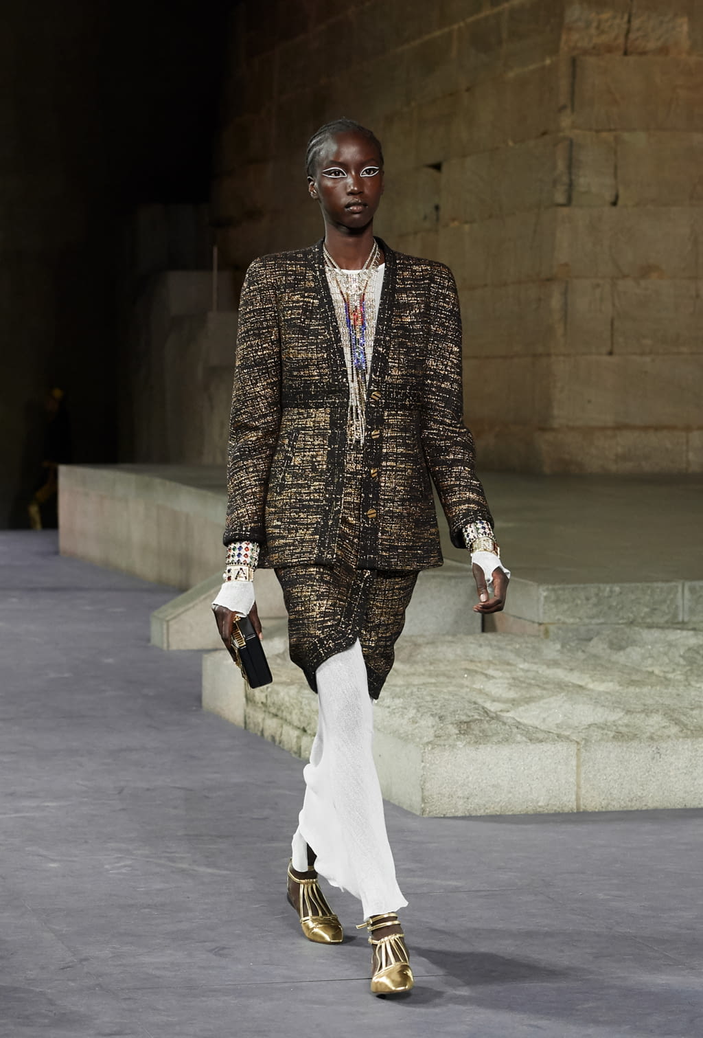 Fashion Week New York Pre-Fall 2019 look 6 from the Chanel collection womenswear