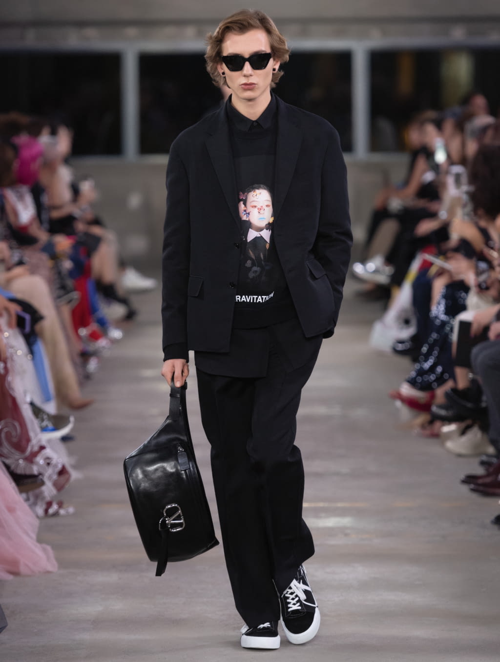 Fashion Week Paris Pre-Fall 2019 look 59 from the Valentino collection 女装
