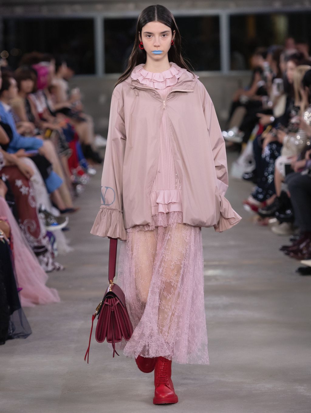 Fashion Week Paris Pre-Fall 2019 look 65 from the Valentino collection 女装