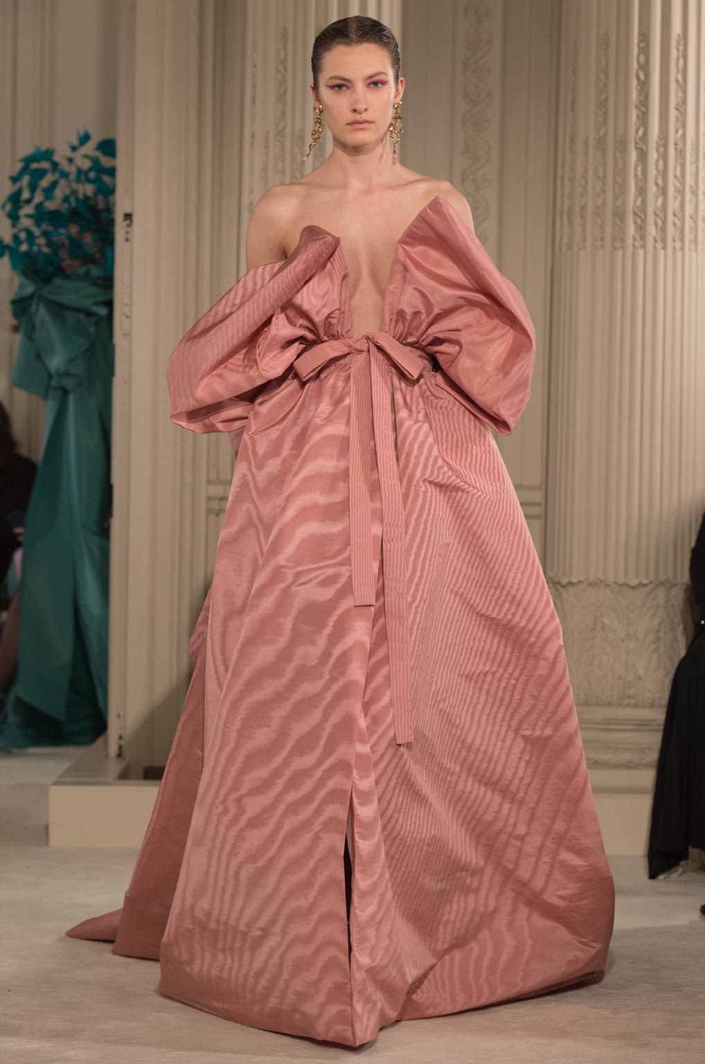 Fashion Week Paris Spring/Summer 2018 look 67 from the Valentino collection couture