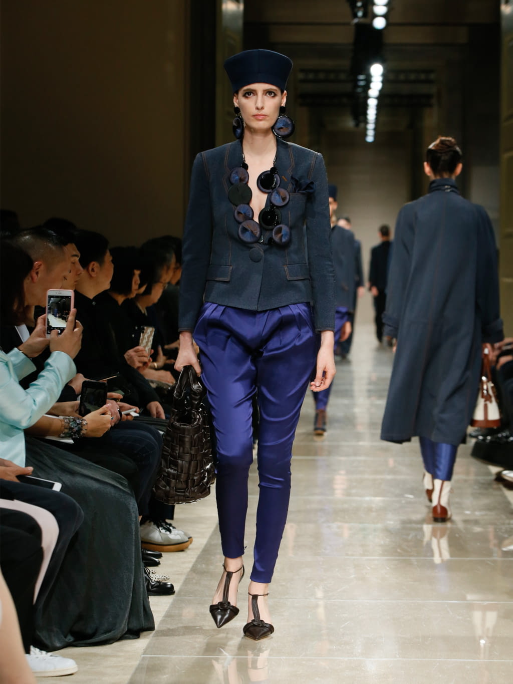 Fashion Week Milan Resort 2020 look 68 de la collection Giorgio Armani womenswear