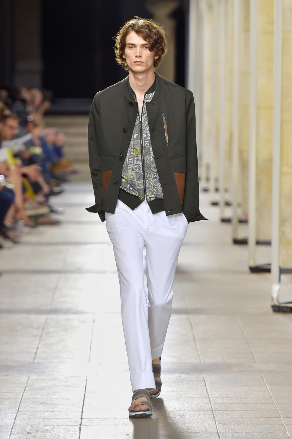 Fashion Week Paris Spring/Summer 2017 look 6 from the Hermès collection menswear