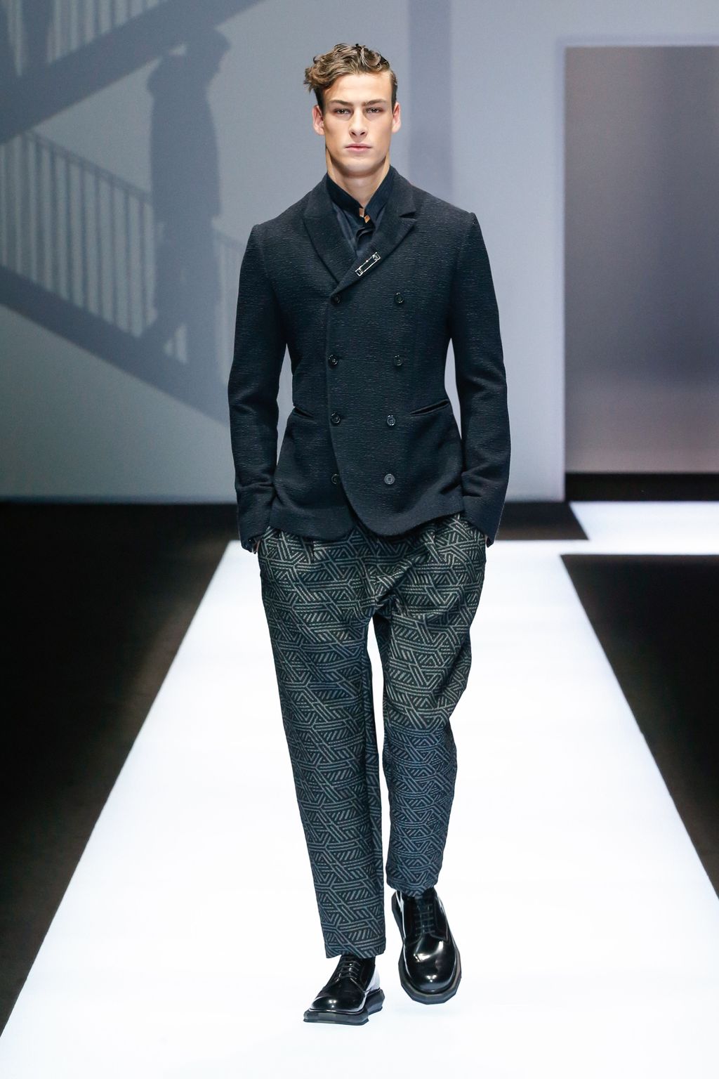 Fashion Week Milan Fall/Winter 2017 look 7 from the Emporio Armani collection menswear