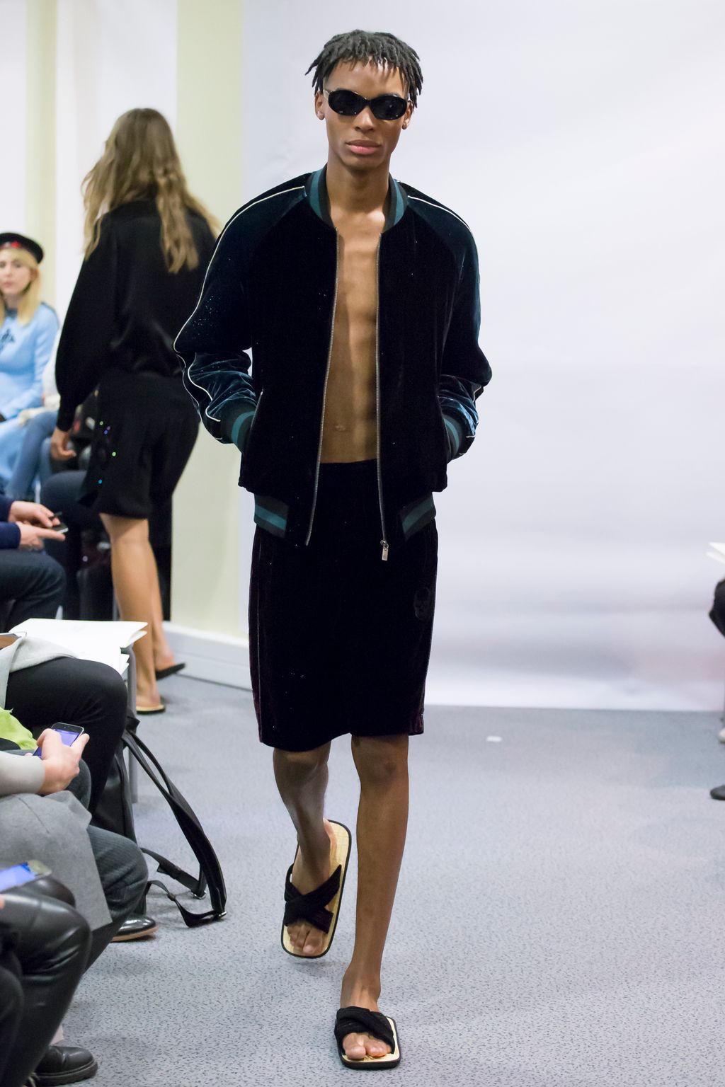 Fashion Week Paris Fall/Winter 2017 look 7 from the Lucien Pellat-Finet collection 男装