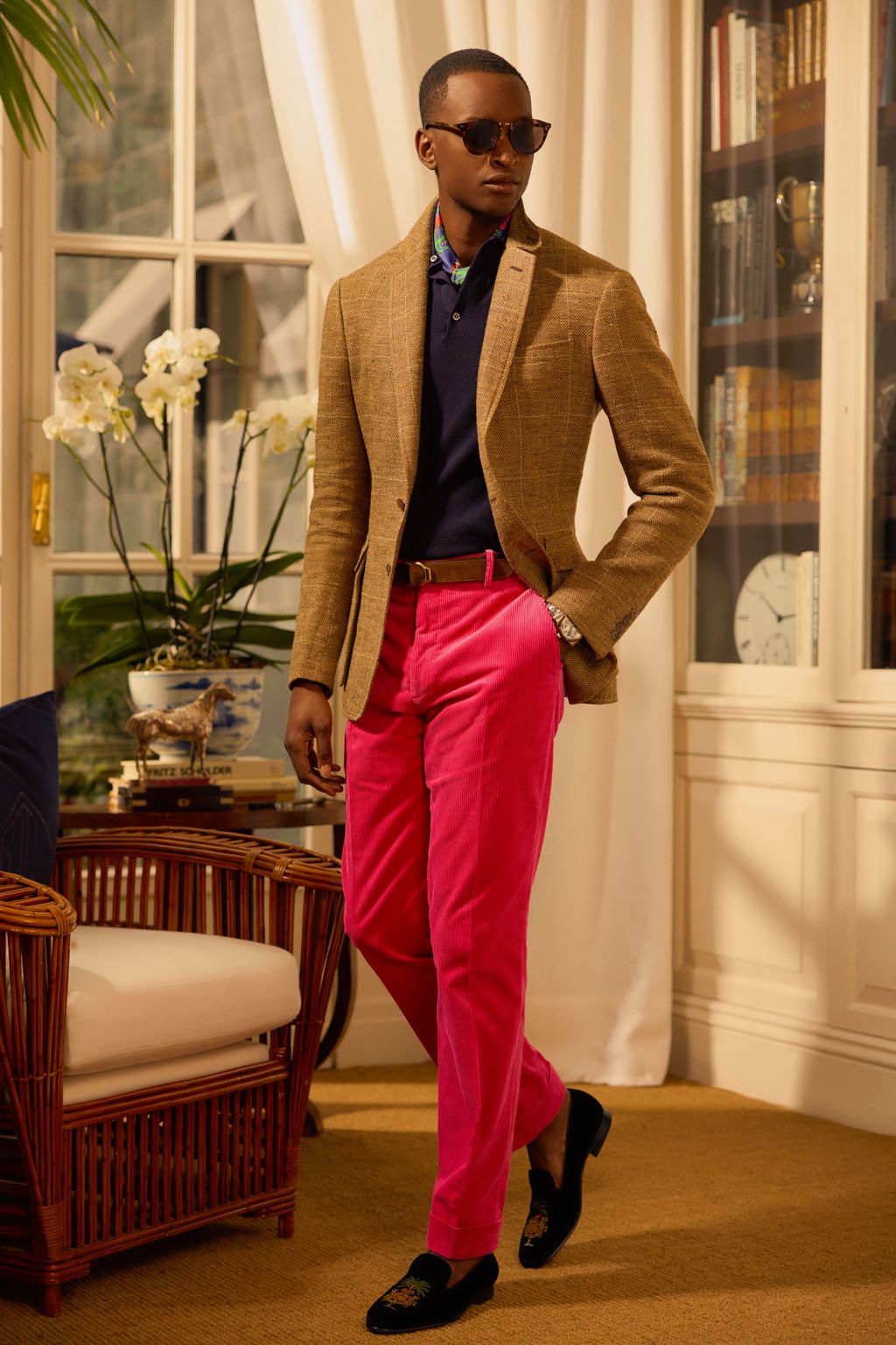 Fashion Week New York Fall/Winter 2024 look 7 from the Ralph Lauren Purple Label collection 男装