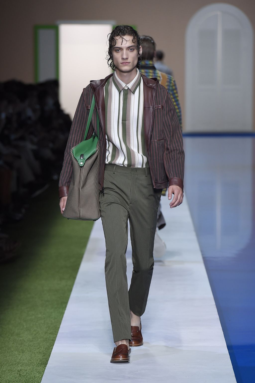 Fashion Week Milan Spring/Summer 2017 look 7 from the Fendi collection 男装