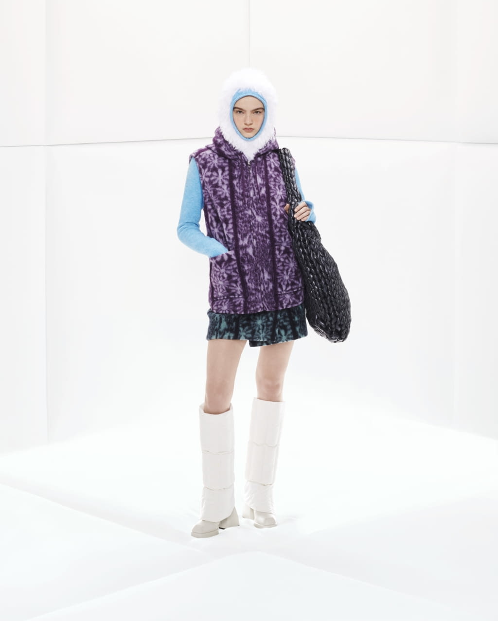 Fashion Week Paris Pre-Fall 2022 look 7 from the IENKI IENKI collection 女装