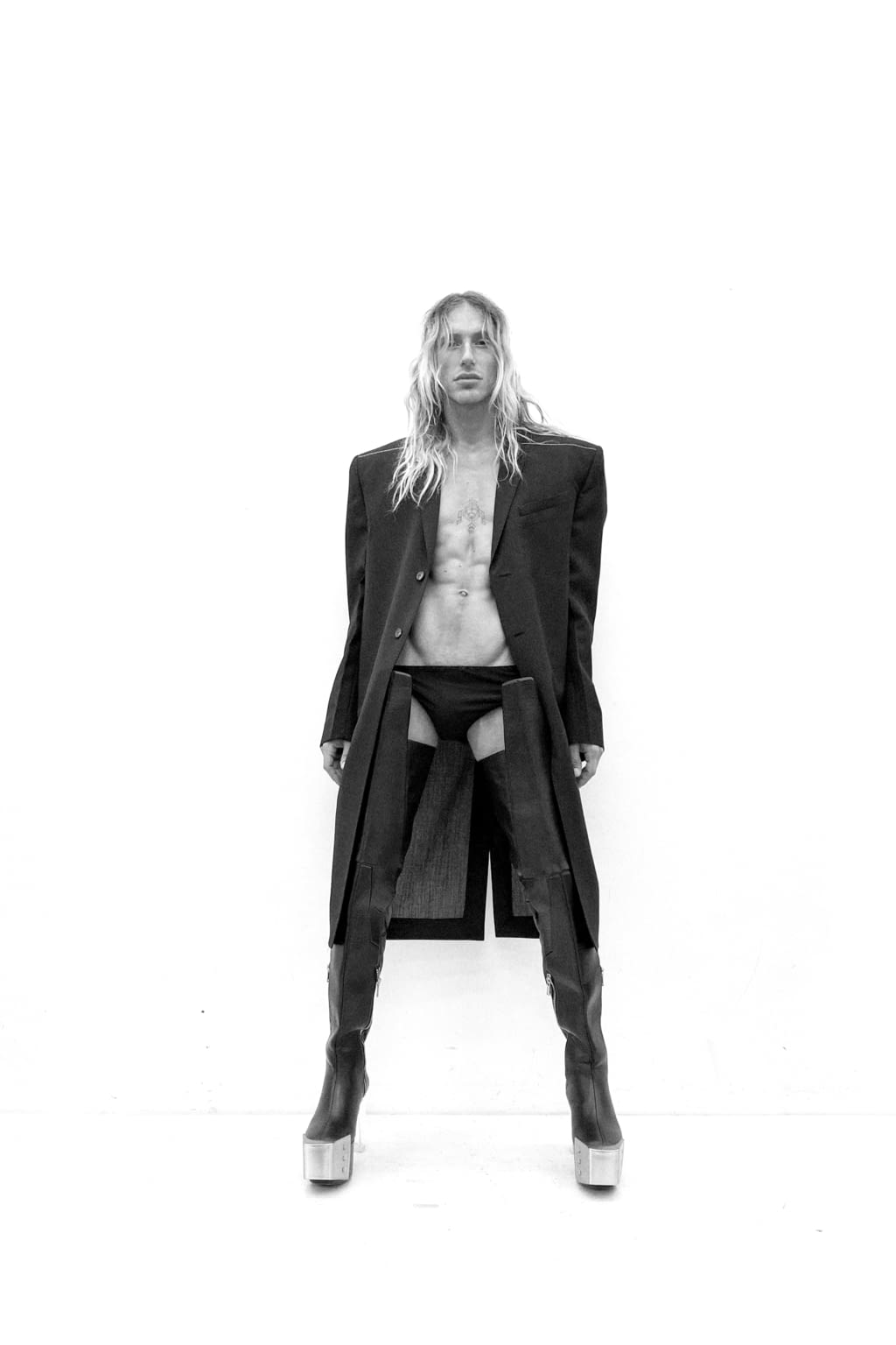 Fashion Week Paris Spring/Summer 2021 look 7 from the Rick Owens collection 男装