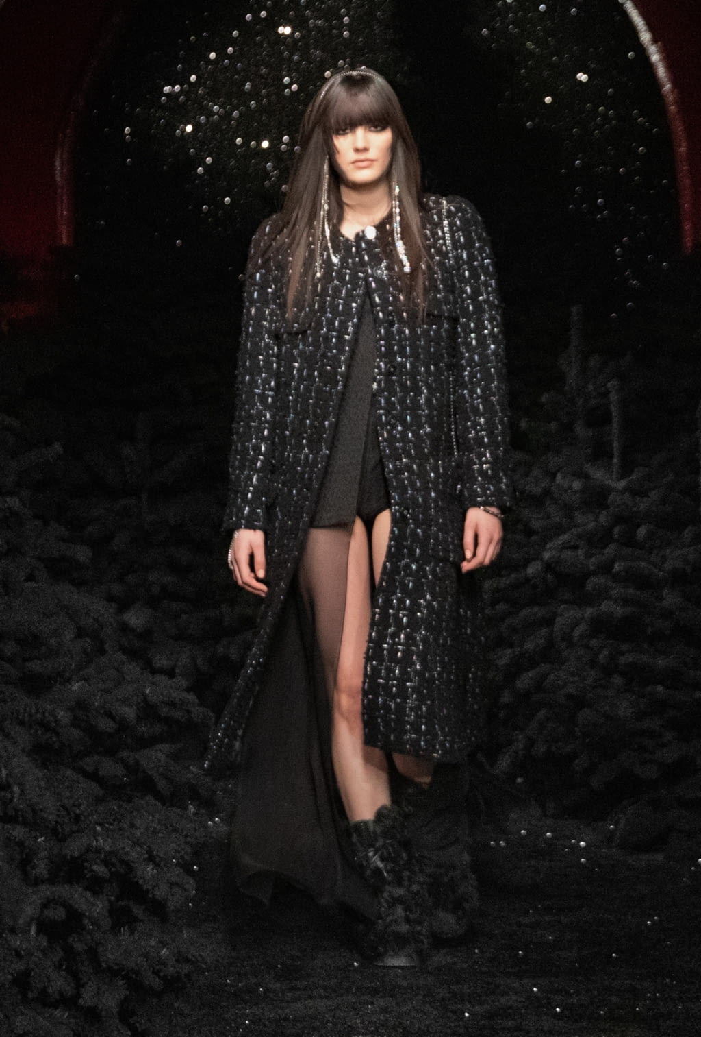 Fashion Week Paris Fall/Winter 2021 look 7 from the Chanel collection 女装