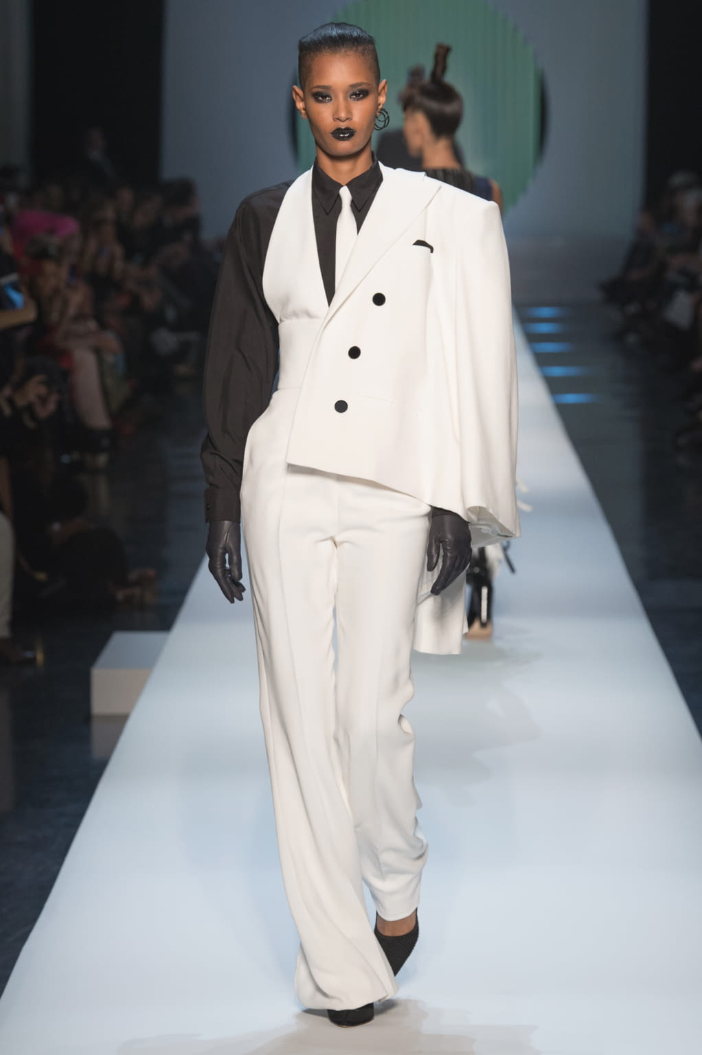 Fashion Week Paris Spring/Summer 2018 look 8 de la collection Jean Paul Gaultier couture
