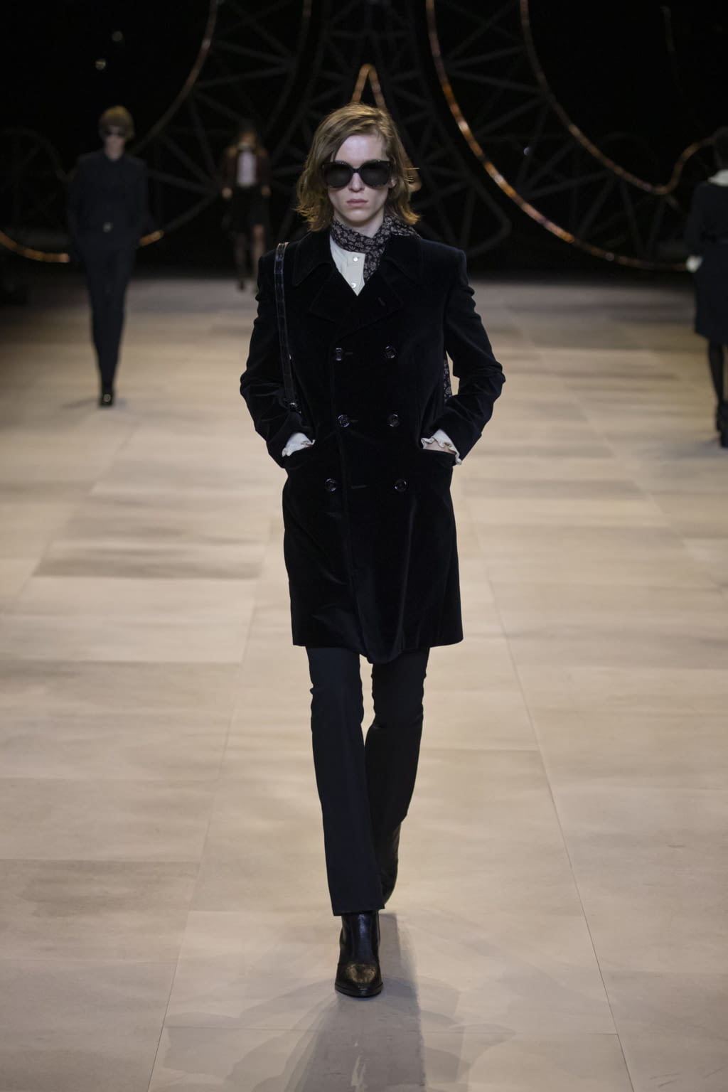 Fashion Week Paris Fall/Winter 2020 look 8 de la collection Celine womenswear