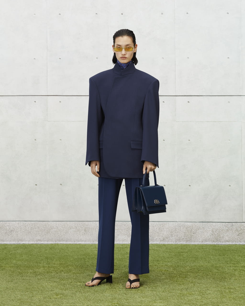 Fashion Week Paris Resort 2020 look 8 from the Balenciaga collection 女装