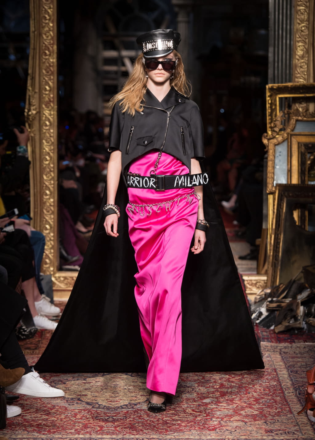 Fashion Week Milan Fall/Winter 2016 look 8 de la collection Moschino womenswear