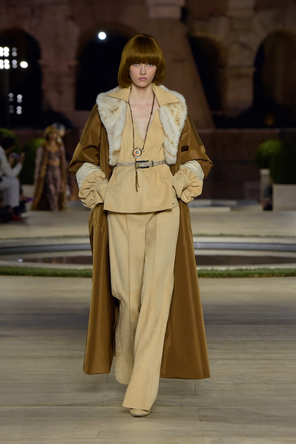 Fashion Week Milan Fall/Winter 2019 look 8 from the Fendi collection couture