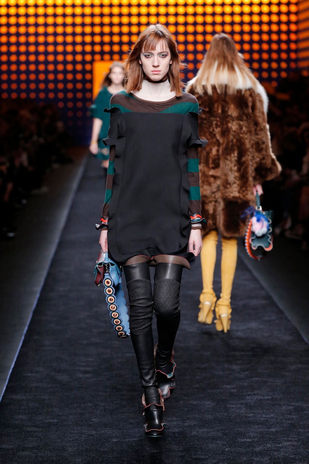 Fashion Week Milan Fall/Winter 2016 look 8 from the Fendi collection womenswear