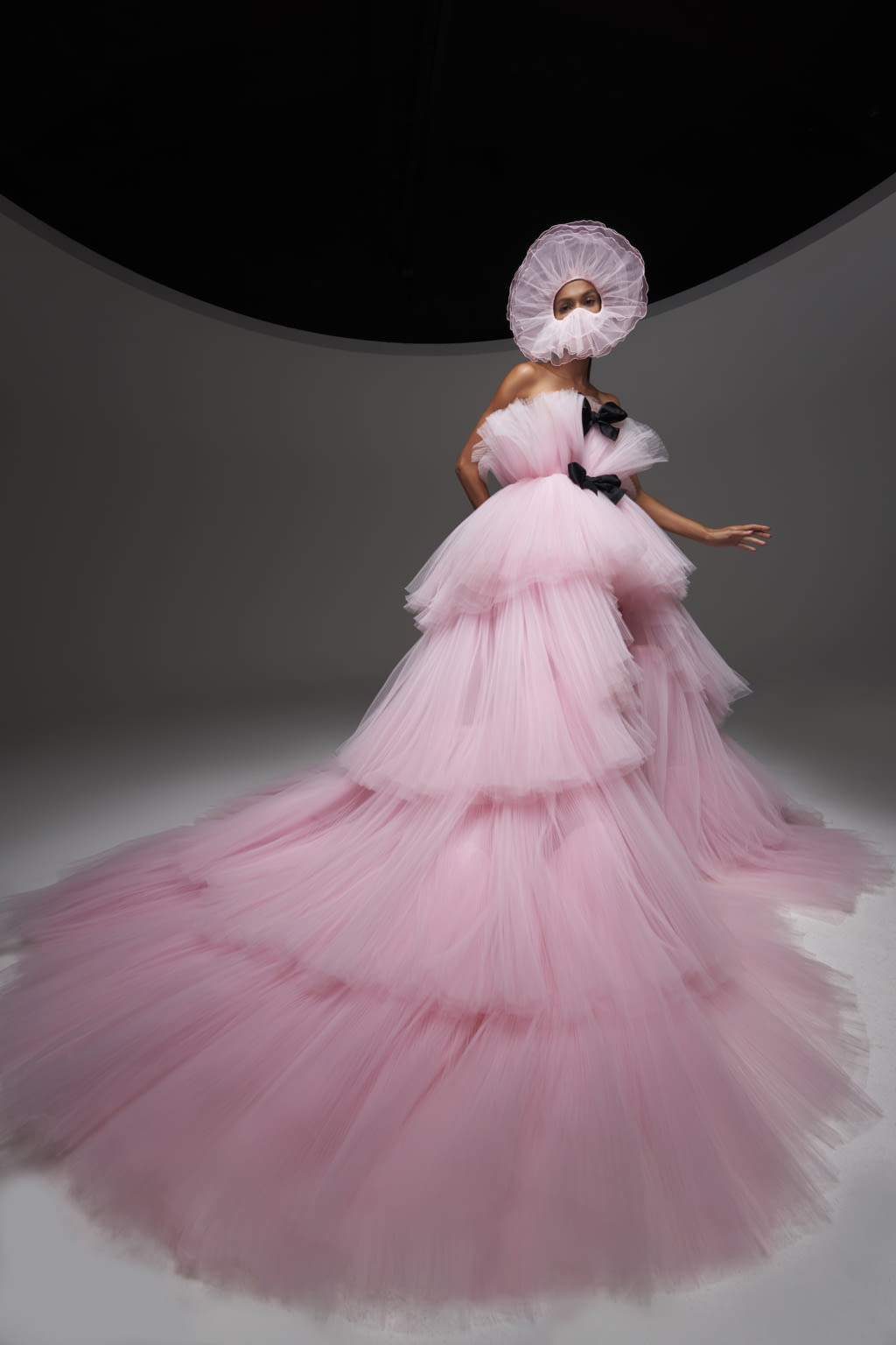 Fashion Week Paris Fall/Winter 2020 look 8 from the Giambattista Valli collection couture