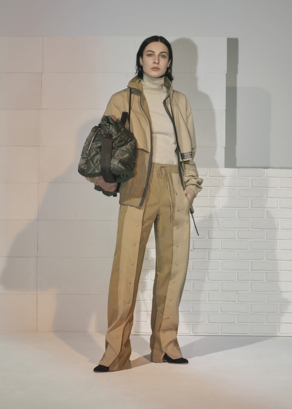 Fashion Week Paris Fall/Winter 2019 look 8 from the Maison Kitsuné collection womenswear