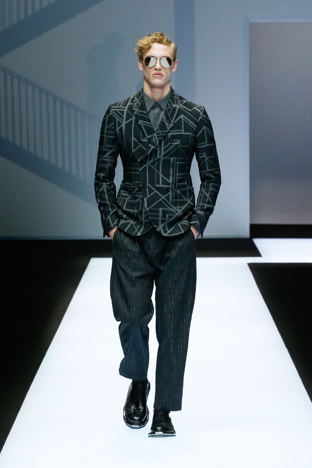 Fashion Week Milan Fall/Winter 2017 look 9 from the Emporio Armani collection menswear