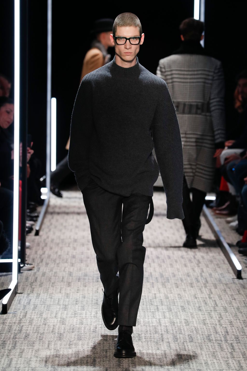 Fashion Week Paris Fall/Winter 2017 look 9 from the Cerruti 1881 collection menswear