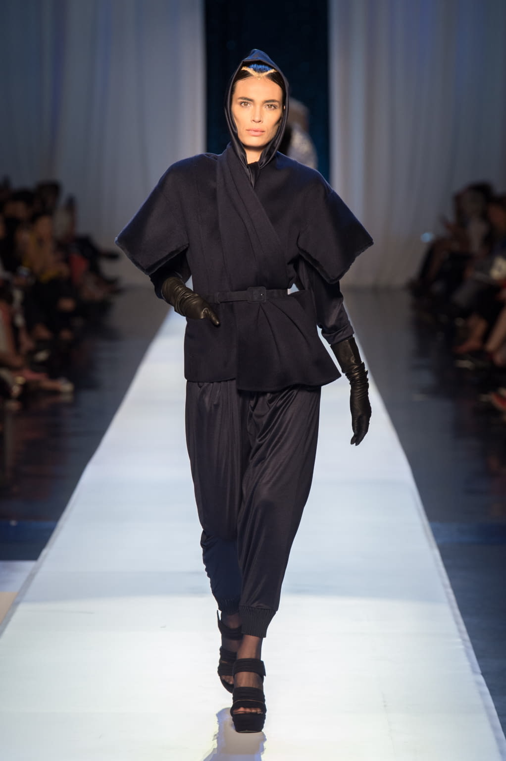 Fashion Week Paris Fall/Winter 2017 look 9 de la collection Jean Paul Gaultier couture