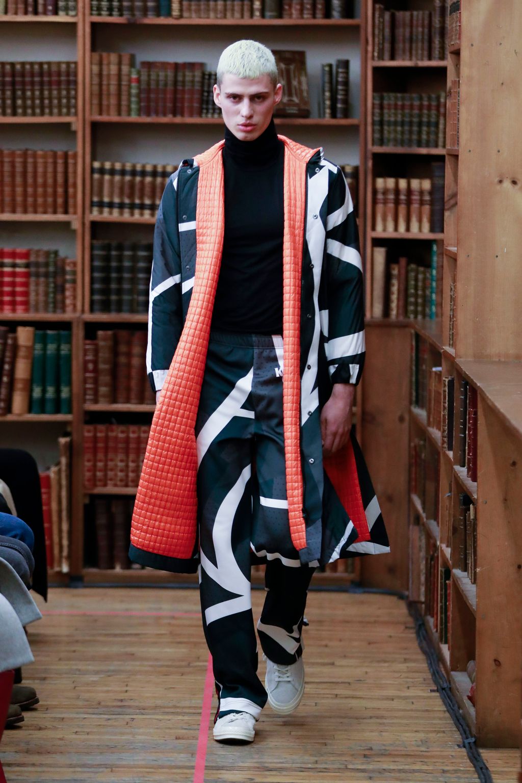 Fashion Week New York Pre-Fall 2018 look 9 from the Koché collection womenswear