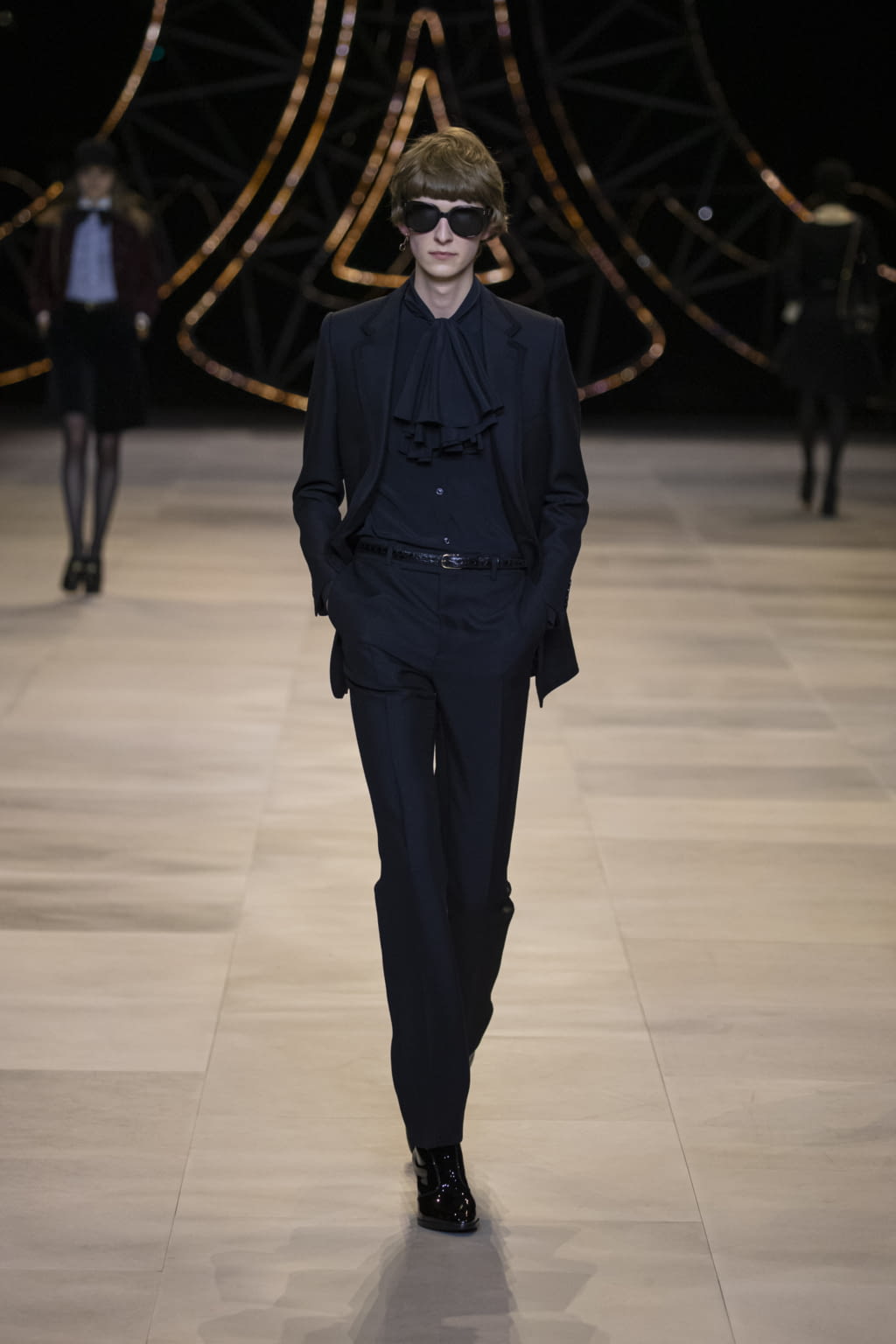 Fashion Week Paris Fall/Winter 2020 look 9 from the Celine collection womenswear