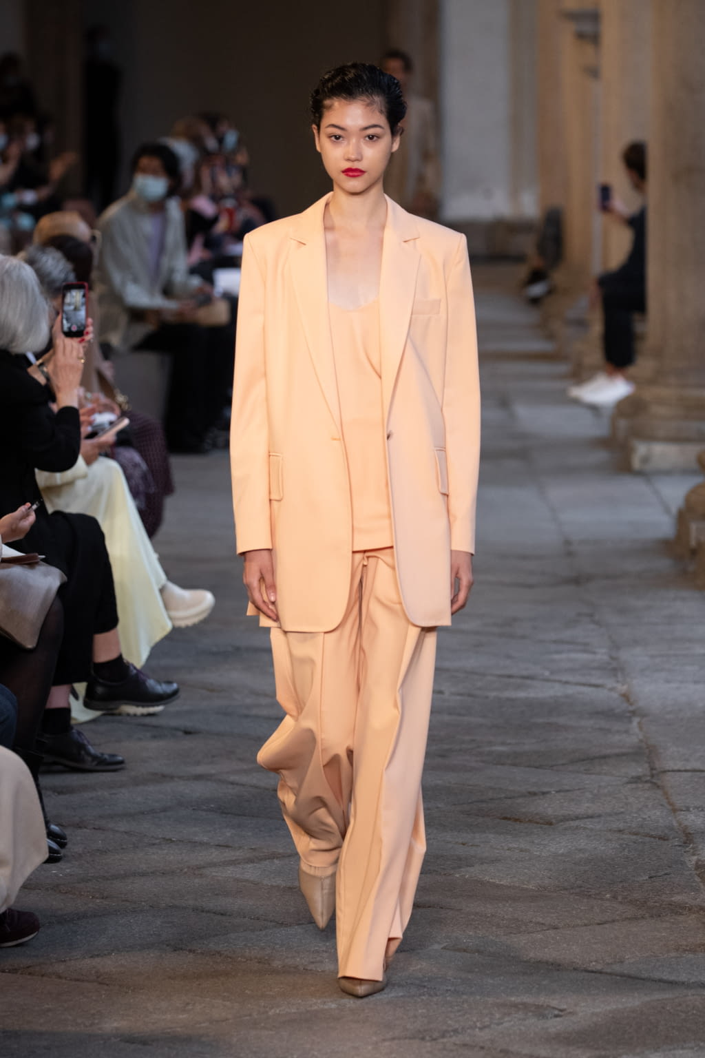 Fashion Week Milan Spring/Summer 2021 look 9 from the Max Mara collection 女装