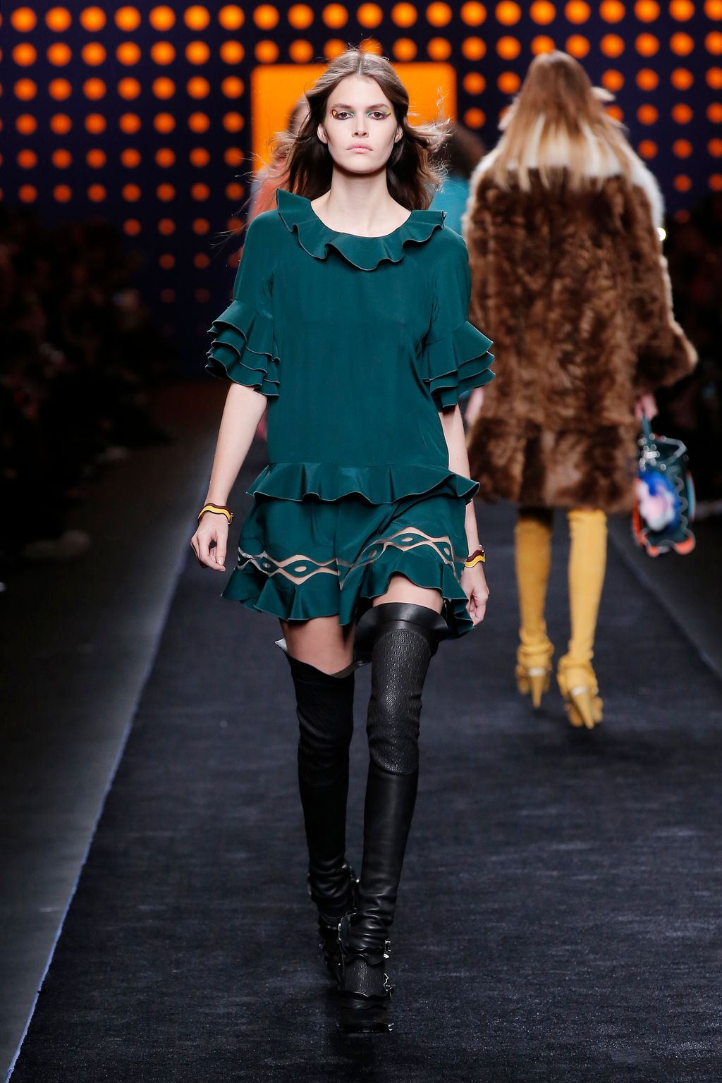 Fashion Week Milan Fall/Winter 2016 look 9 from the Fendi collection womenswear