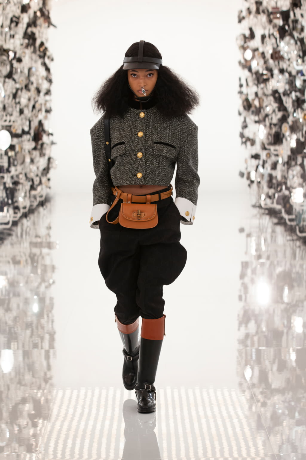 Fashion Week Milan Fall/Winter 2021 look 9 de la collection Gucci womenswear