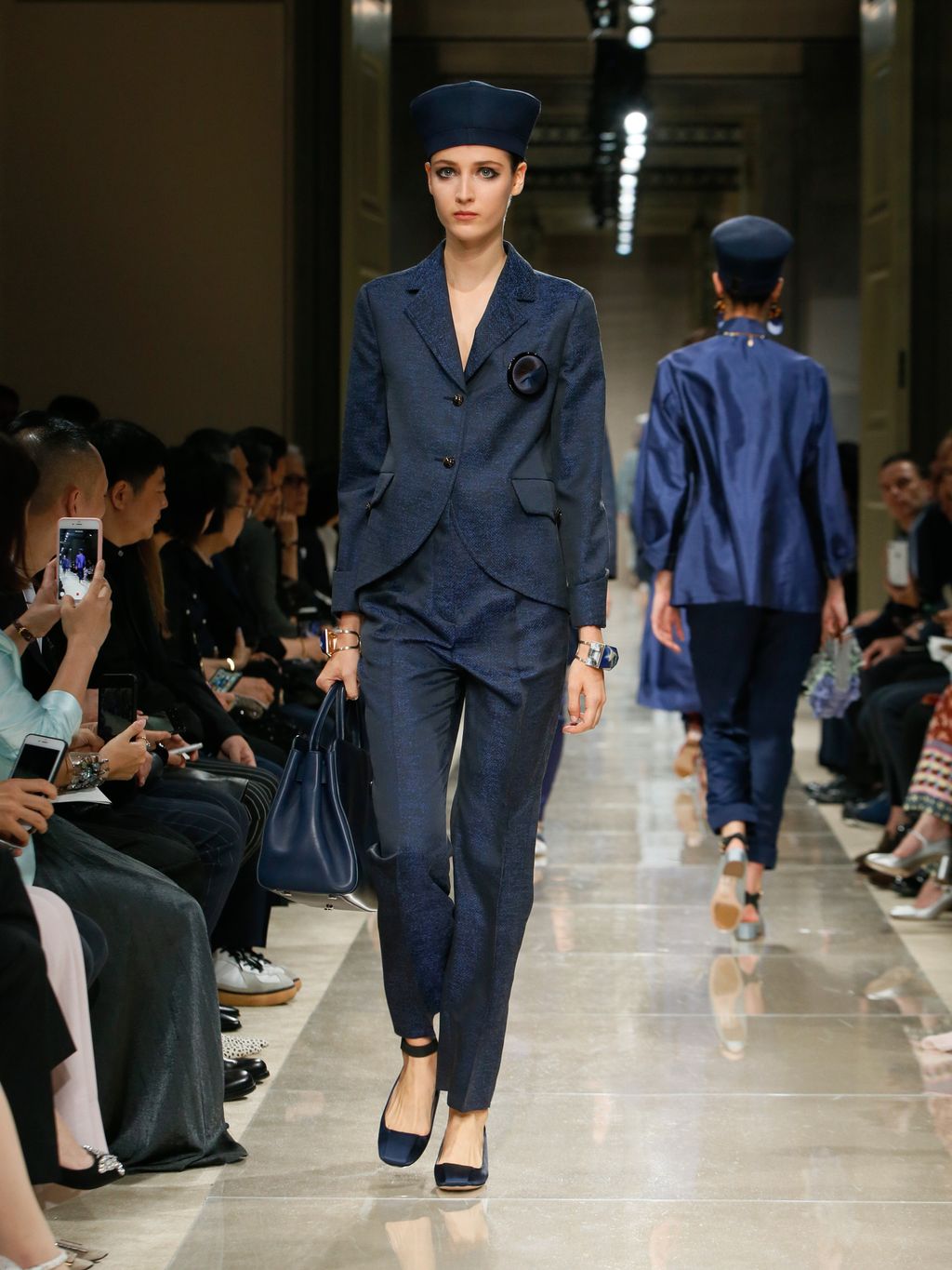 Fashion Week Milan Resort 2020 look 92 from the Giorgio Armani collection 女装
