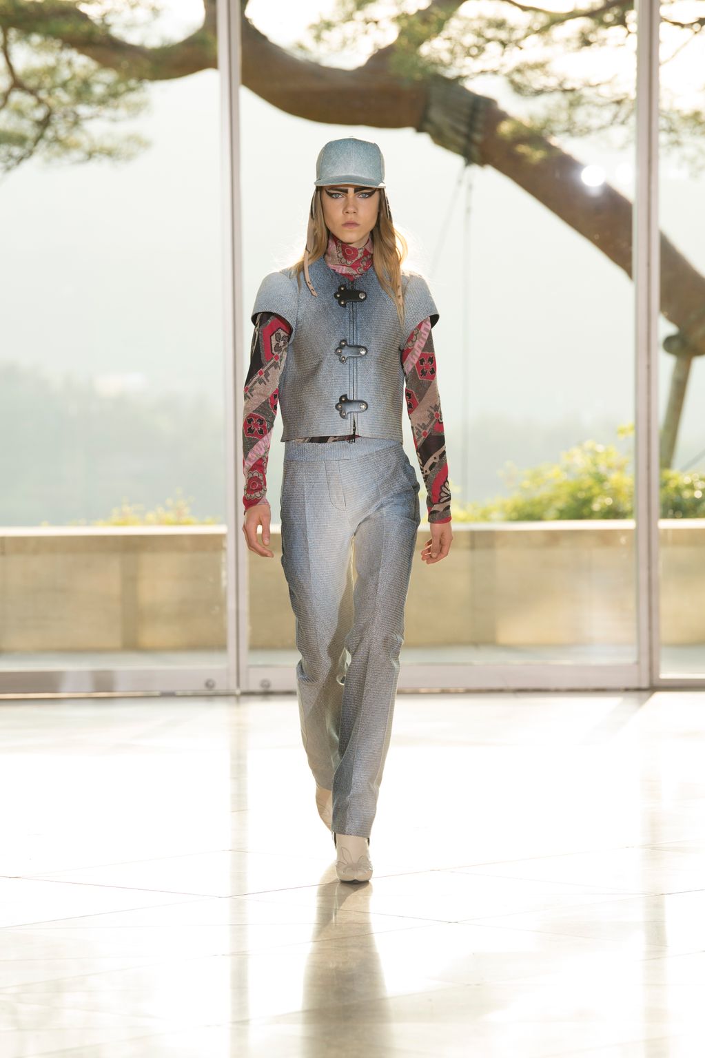 Fashion Week Paris Resort 2018 look 28 from the Louis Vuitton collection womenswear